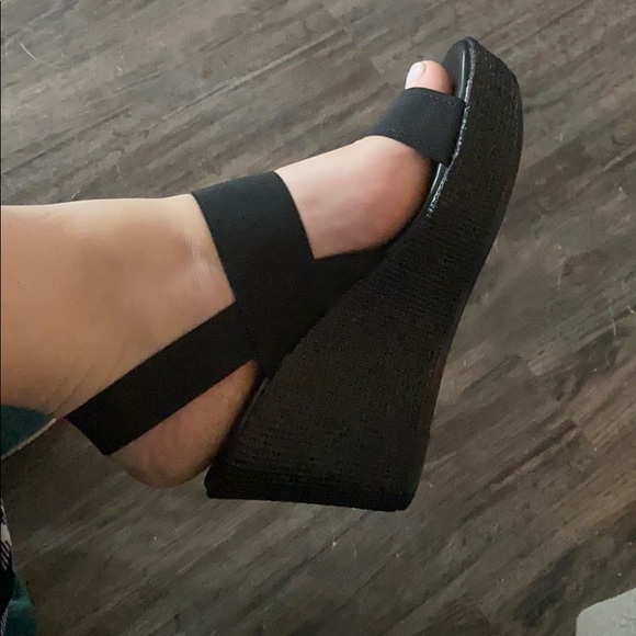 Italian Shoemakers - Picture 2 of 6